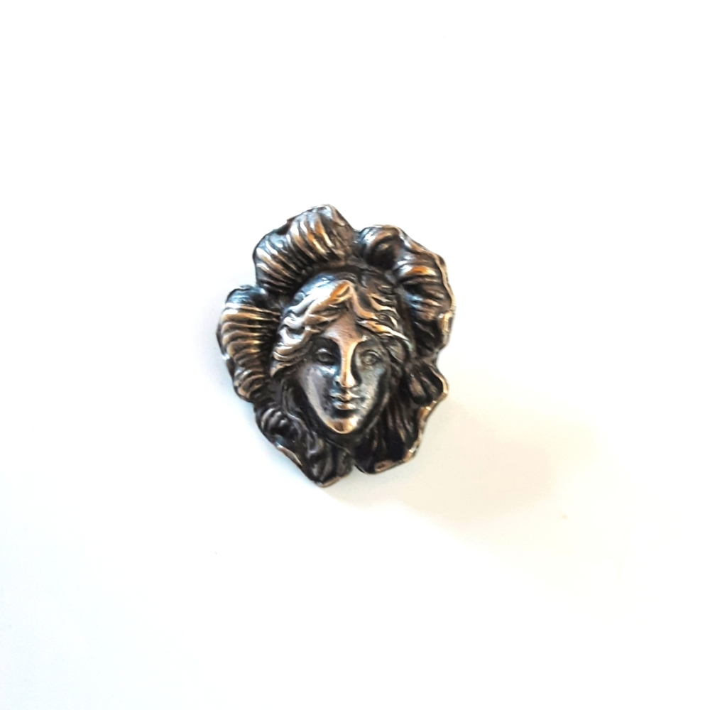 Antique brooch/pin. Art Deco or Art Noveau style maybe.